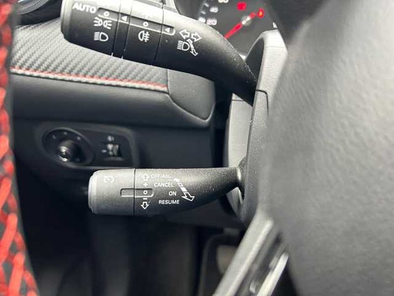 MG ZS 1.5L 5MT Comfort Bluetooth LED CarPlay DAB Parksensoren